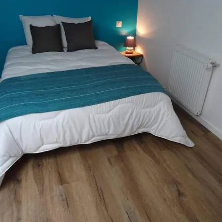 Privee En Colocation Dans Agreable Maison Avec Jardin - A Private In A Shared House With Garden