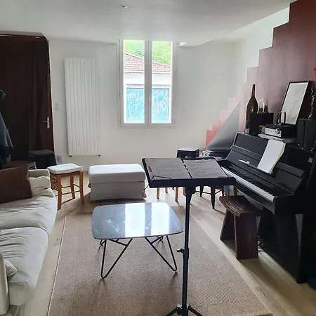 Privee En Colocation Dans Agreable Maison Avec Jardin - A Private In A Shared House With Garden Бордо